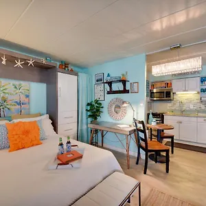 https://updated-virginia-beach-studio-steps-to-the-ocean.hotels-in-virginia-beach.com