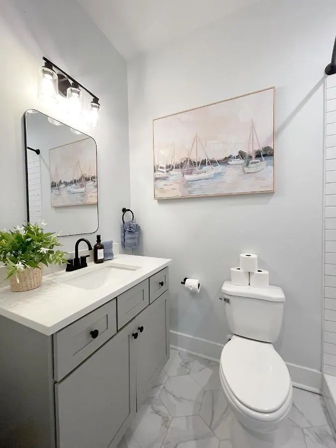 New! Stylish 1900S Renovated Duplex Apartment Building Near Forsyth & River St Savannah 0*,  United States