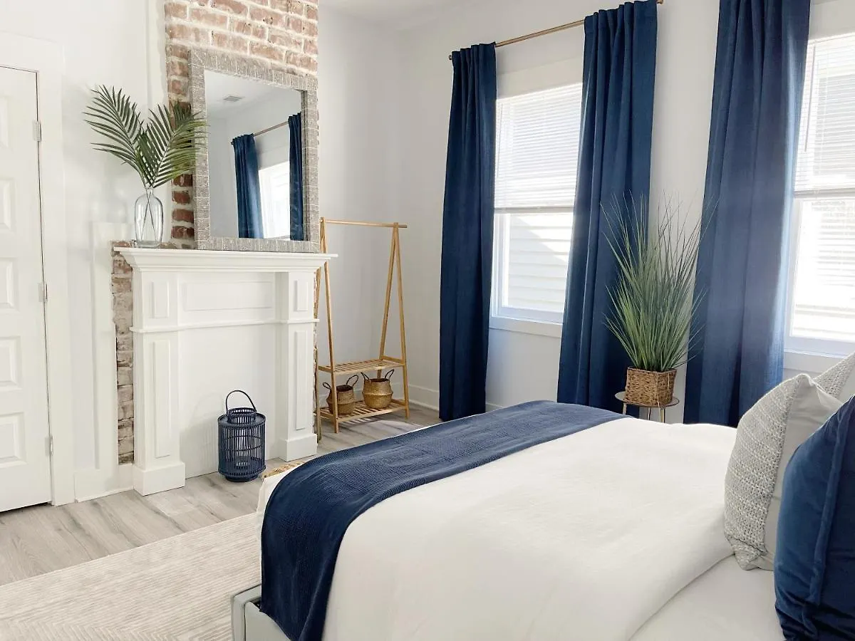 New! Stylish 1900S Renovated Duplex Apartment Building Near Forsyth & River St Savannah 0*,