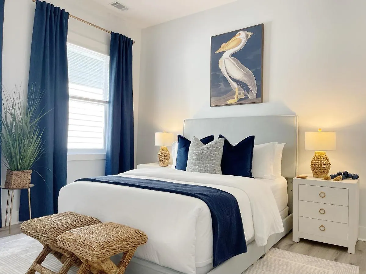 New! Stylish 1900S Renovated Duplex Apartment Building Near Forsyth & River St Savannah United States